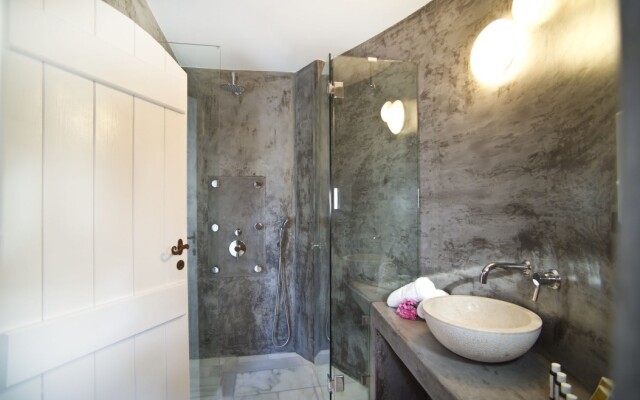 Avista Suites