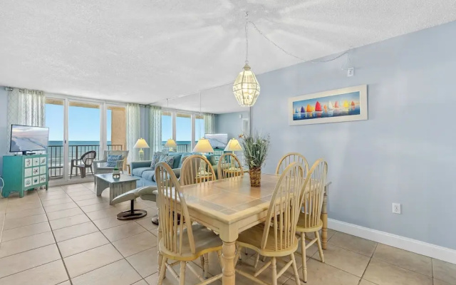 Oceania Beach Club 503