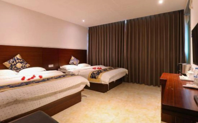 Zhuhai Pohu Hotel (Mingzhu Station)