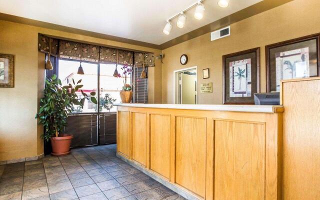 California Inn and Suites Bakersfield