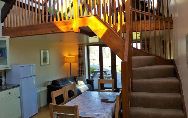 Nant yr Onnen B&B and Ysgubor Holiday Cottage