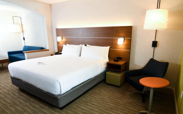 Holiday Inn Express Hotel & Stes Port Clinton-Catawba Island, an IHG Hotel