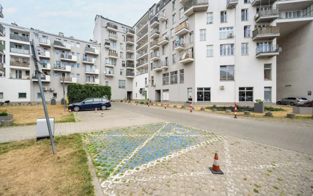 Wroclaw Apartment With Bathub by Renters