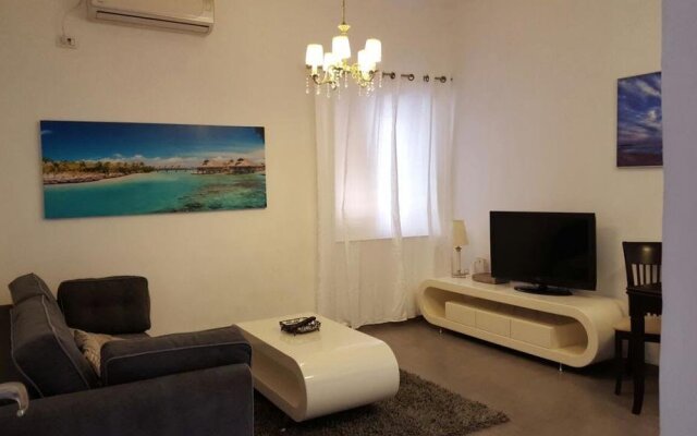 The Sea Apartments Tel Aviv by different locations