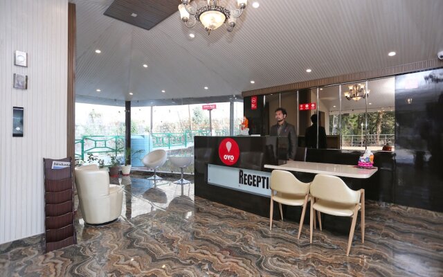 OYO 10076 Hotel Skylark