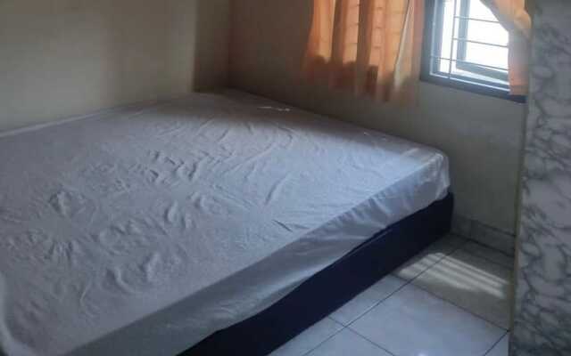 OYO 93836 Budi Residence 1