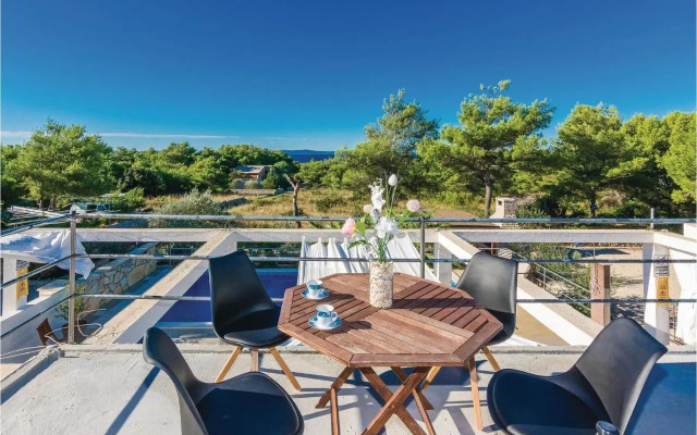 One-Bedroom Apartment in Vir