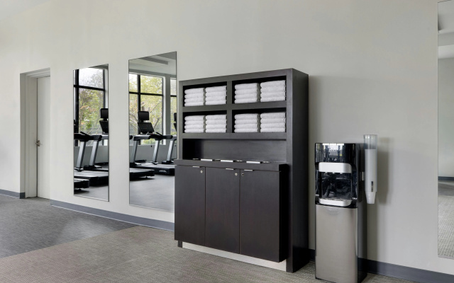 Courtyard by Marriott Republic Aprt Long Island/Farmingdale