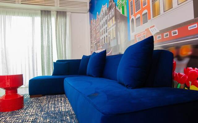 The Six Apparthotel