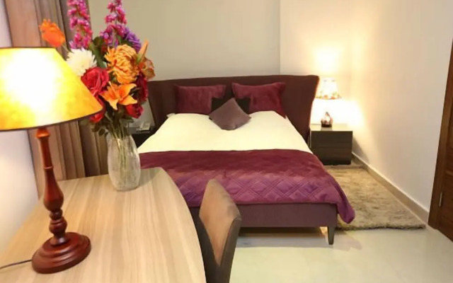 Delora Hotel and Suites
