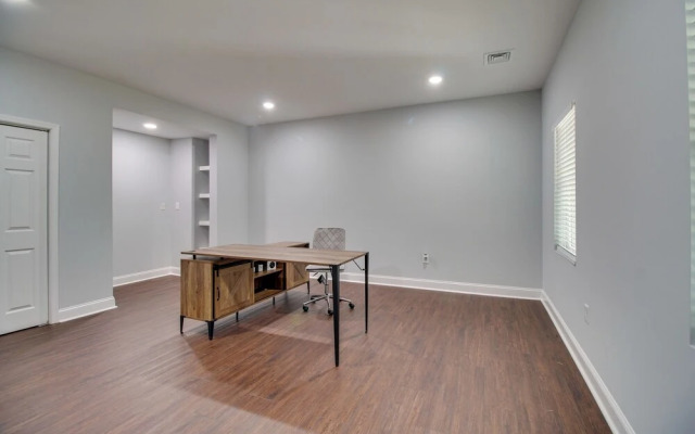 Dumfries Vacation Rental ~ 32 Mi to Washington DC!