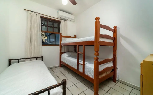 914B - Casa 3 dormitórios em Bombas SC