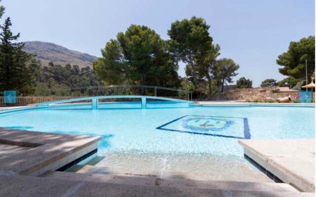 Villa - 6 Bedrooms with Pool - 105092