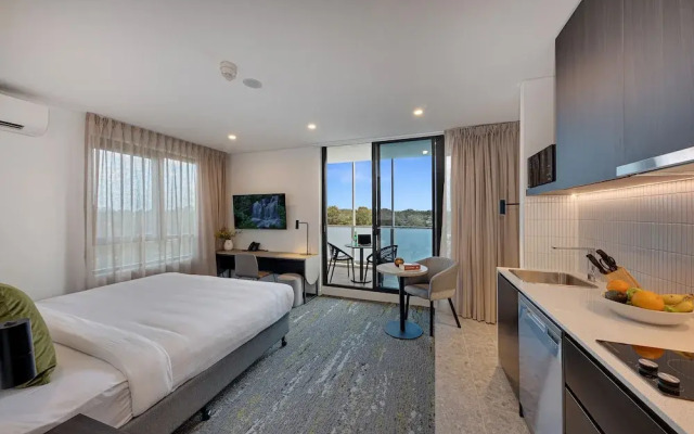 Littomore Suites Kingswood