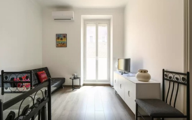 Sunny and Modern 1 Bedroom with Balcony2