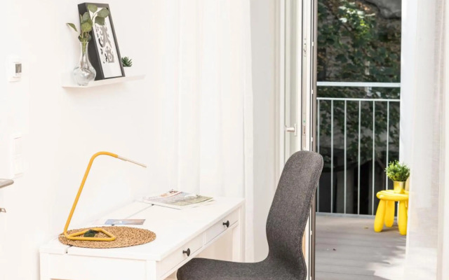 Prater Balcony Suite by ichbucheAT