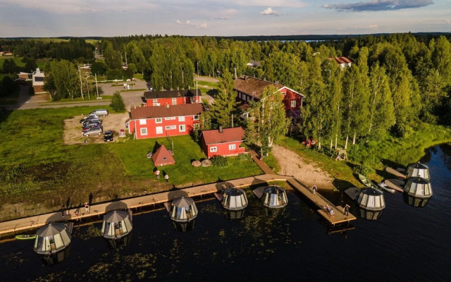 Arctic Guesthouse & Igloos