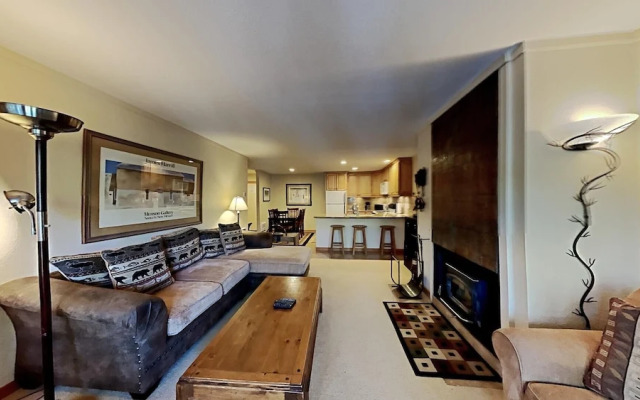 Spacious Condo with Full Kitchen - Steps Away from Summer Hiking and Biking Adventures! by RedAwning