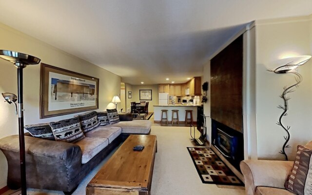 One Bedrooms At Snowbird Condos Slopeside - Free Wifi & Assigned Parking!