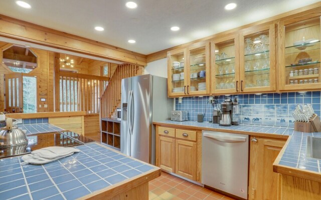 Huckleberry Mountain Lodge