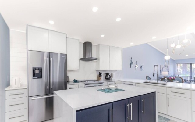 Yellow Pine Duplex Close to Pool & Tennis