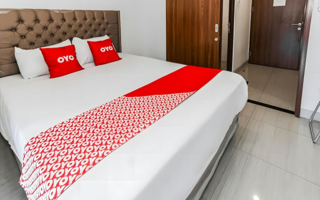 Collection O Fortune 88 Kamala Lagoon Reception at Indomaret and White Forest