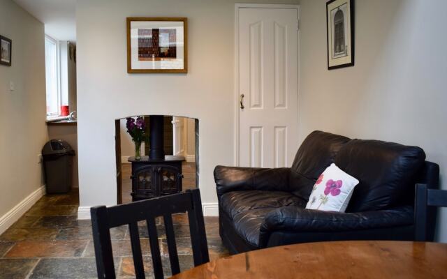 3 Bedroom Cottage Near Botanical Gardens