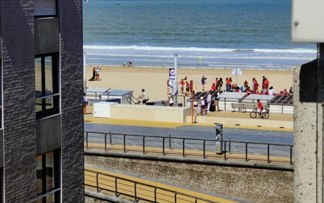 Nieuw modern appartement vlakbij strand
