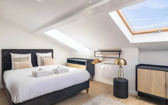 Large Renovated Studio - Bright - 1br/4p