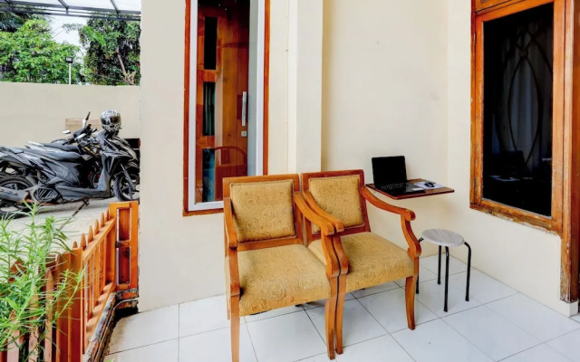 OYO 4009 Jabusimo Syariah Near Rumah