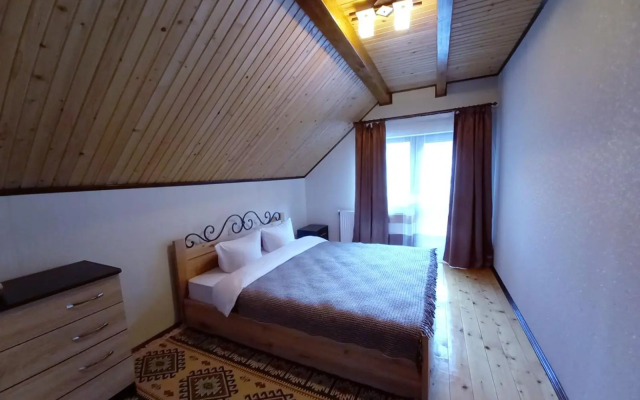 Котедж "Хата край села"