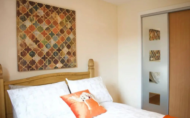 Spacious 3 Bed Apartment in Central Location