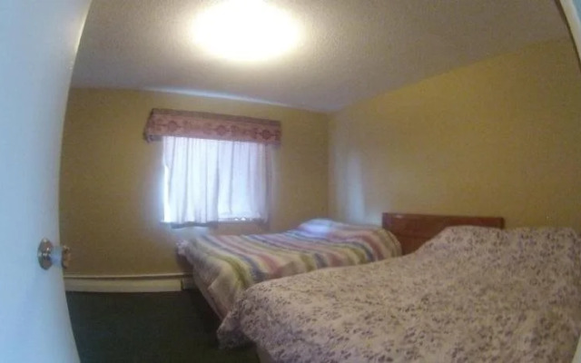 Outpost Motel & Kitchenette Suites