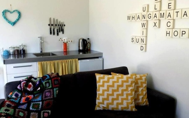 Whangamata Beach House – Guest Rooms – Whangamata