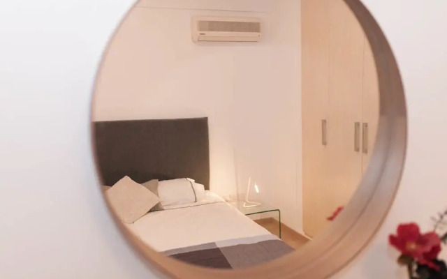 Dasoudi Luxury Beachfront Apartment