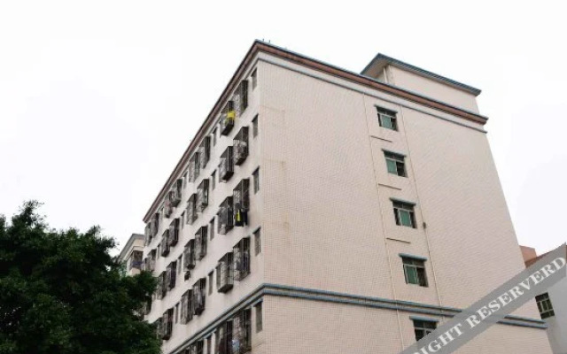 QQ Hostel