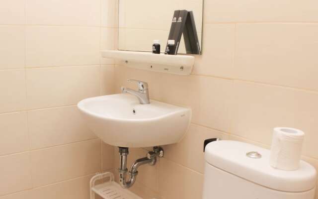 Comfort 1Br At Sky Terrace Apartment