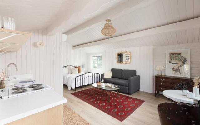 The Green Room Hotel