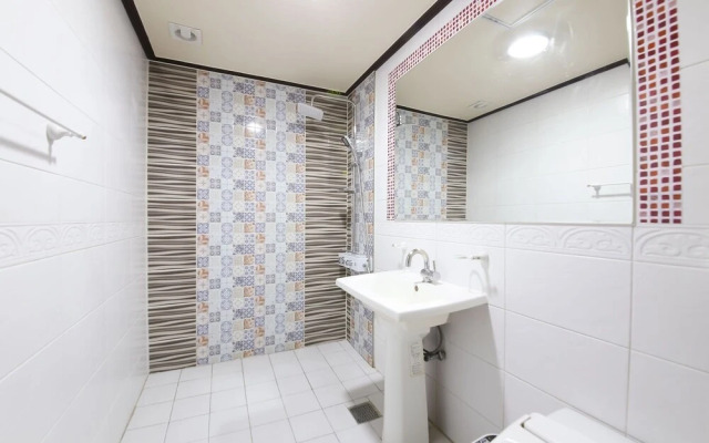 Gwangju Chungjangro Jasmine