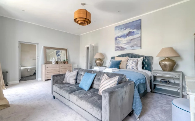 Grandeur Islington Home