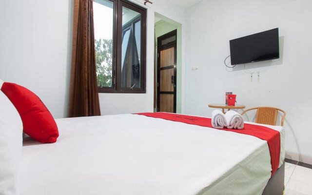 RedDoorz Syariah near DBL Arena 2