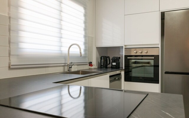 Luxury APT 3 BR New Tower Parking