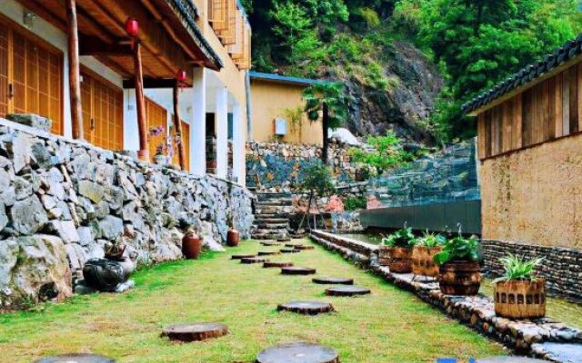 Xinchang Shangshitang Tianmu Mountain Residence