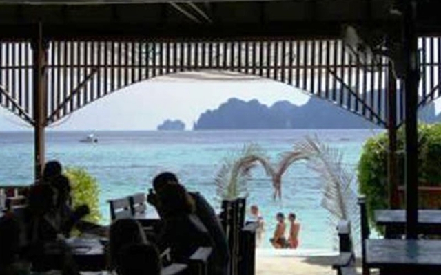 Nomads Long Beach, Phi Phi