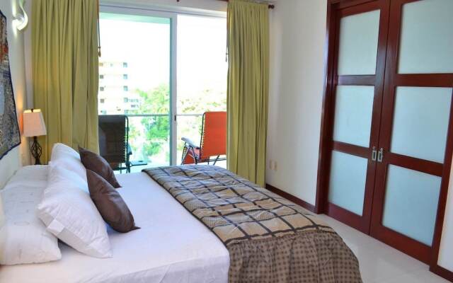 Condo Torre Diamante 305 by MDR