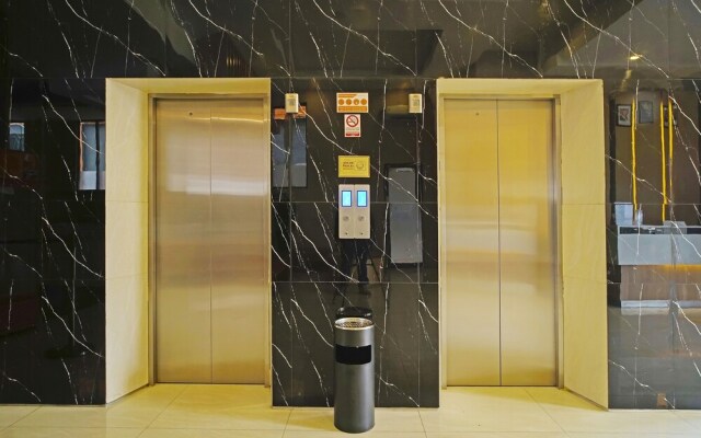 Collection O 91373 M Hotel