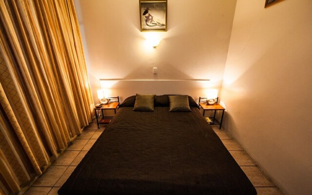 Elkira Court Motel