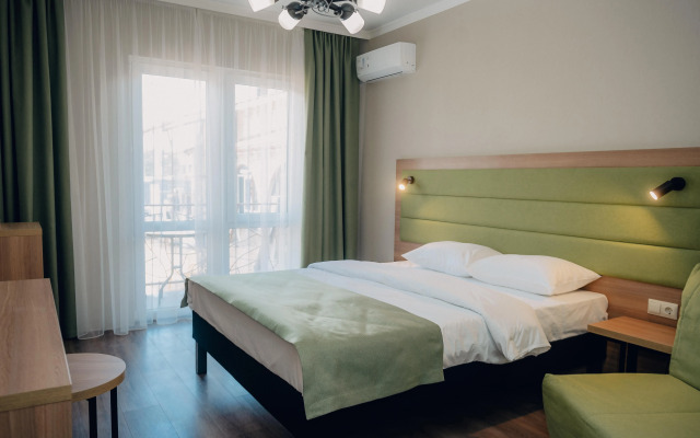 Абрикос Гарден