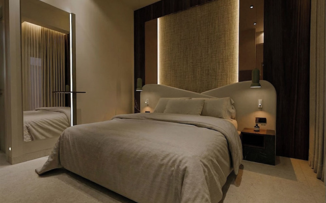Nesean Plaza Hotel