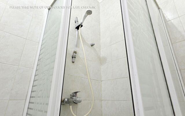 ZEN Rooms Kuningan Tiong